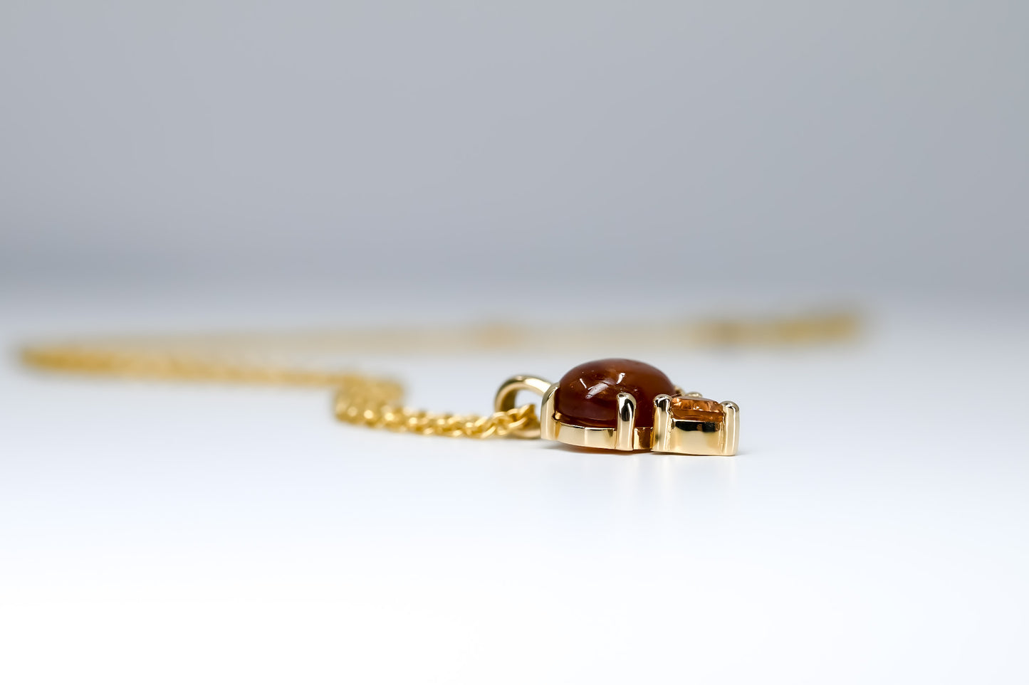 Collier grenat cabochon et hessonite