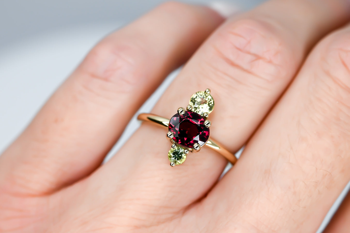 Bague trilogie rhodolite, saphir et tourmaline