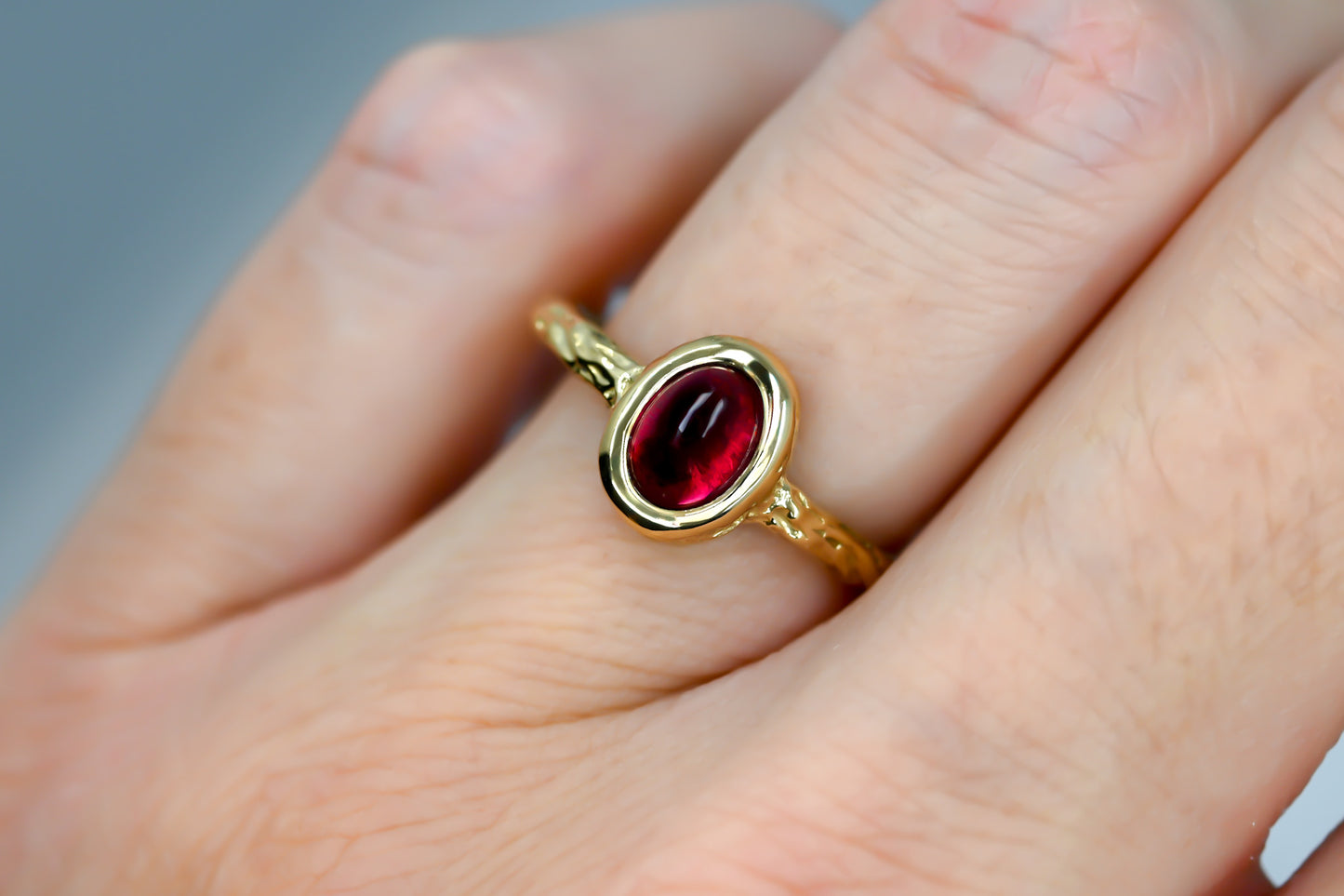 Bague Bosco rubellite cabochon ovale