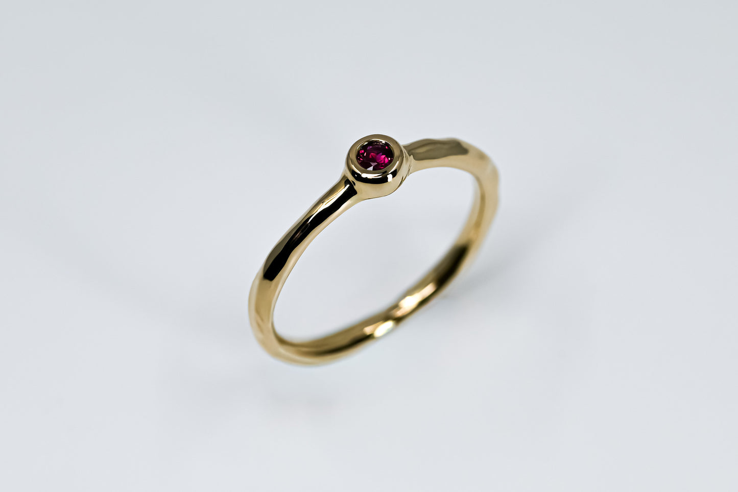 Bague Nomade solitaire petit rubis