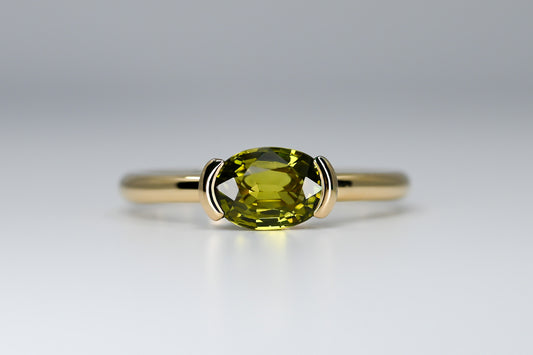 Bague saphir vert ovale semi-clos