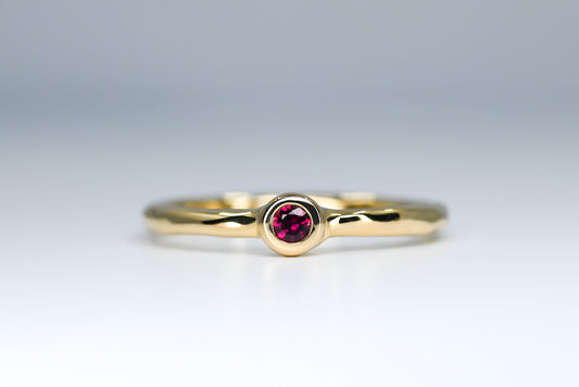 Bague Nomade solitaire petit rubis
