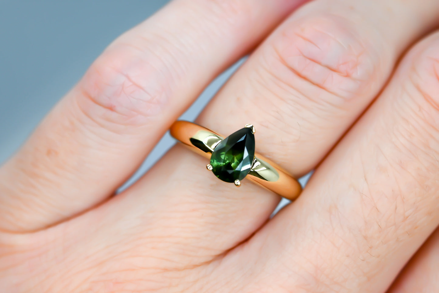 Bague Aurore saphir poire vert forêt